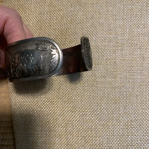 Silver plated elephant cuff bracelet, vintage. - Picture 6 of 11